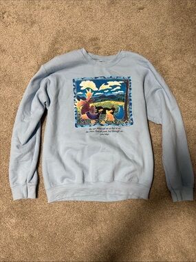Men's Light Blue Crewneck Sweatshirt with Scenic Graphic